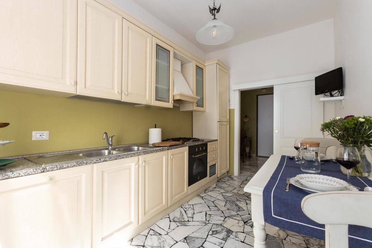 Lilly Apartment Флоренція Екстер'єр фото