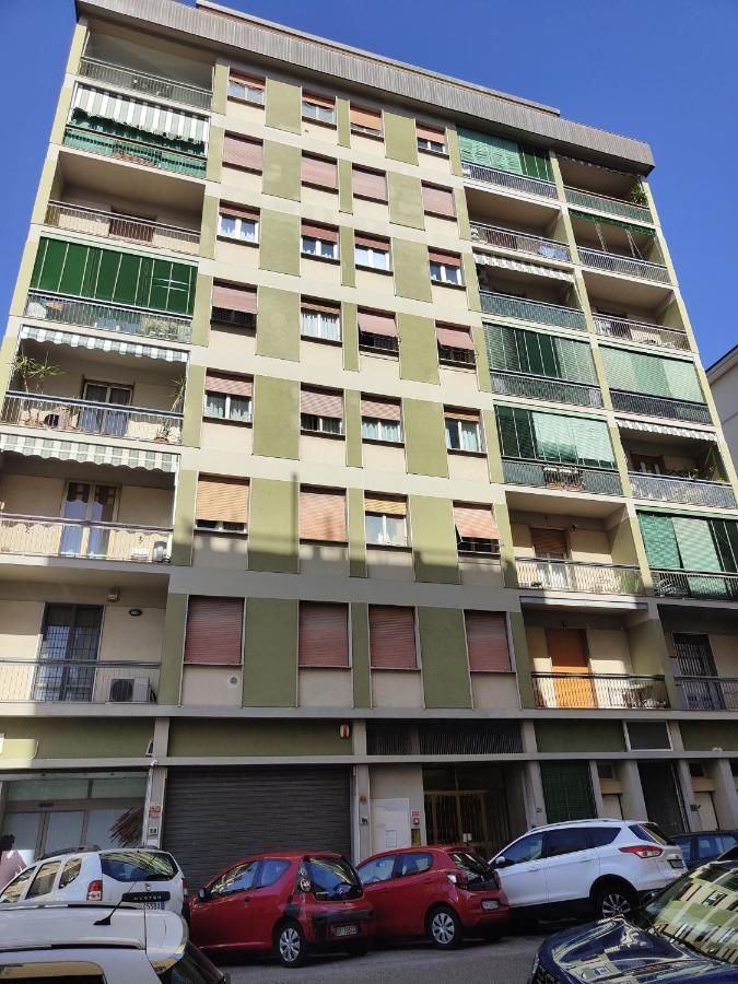 Lilly Apartment Флоренція Екстер'єр фото